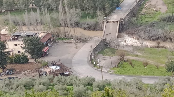 اسرائيل تستكمل عملية "استهداف الجسور".. تدمير جسر القاقعية وقطع اوتوستراد صيدا-صور عند برج رحال بسبب غارة